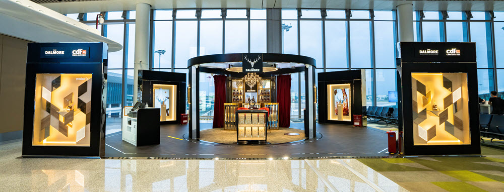 (A pop-up for the Dalmore Luminary in Hainan duty-free) China's domestic duty-free model has not quite continued its meteoric rise, but brands are still more than ready to invest there