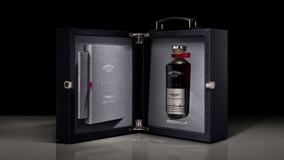 Black Bowmore DB5 1964: Scotch in a piston