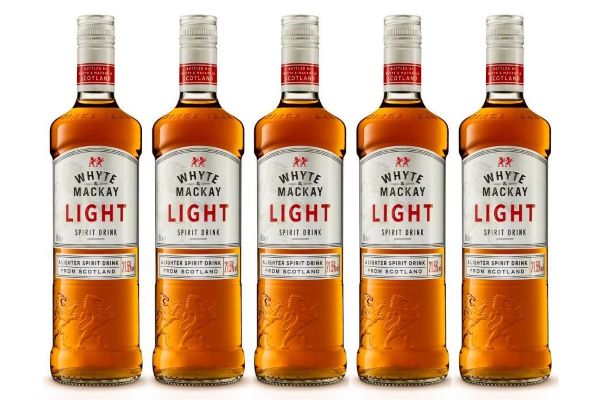 Whyte & Mackay light spirit drink 
