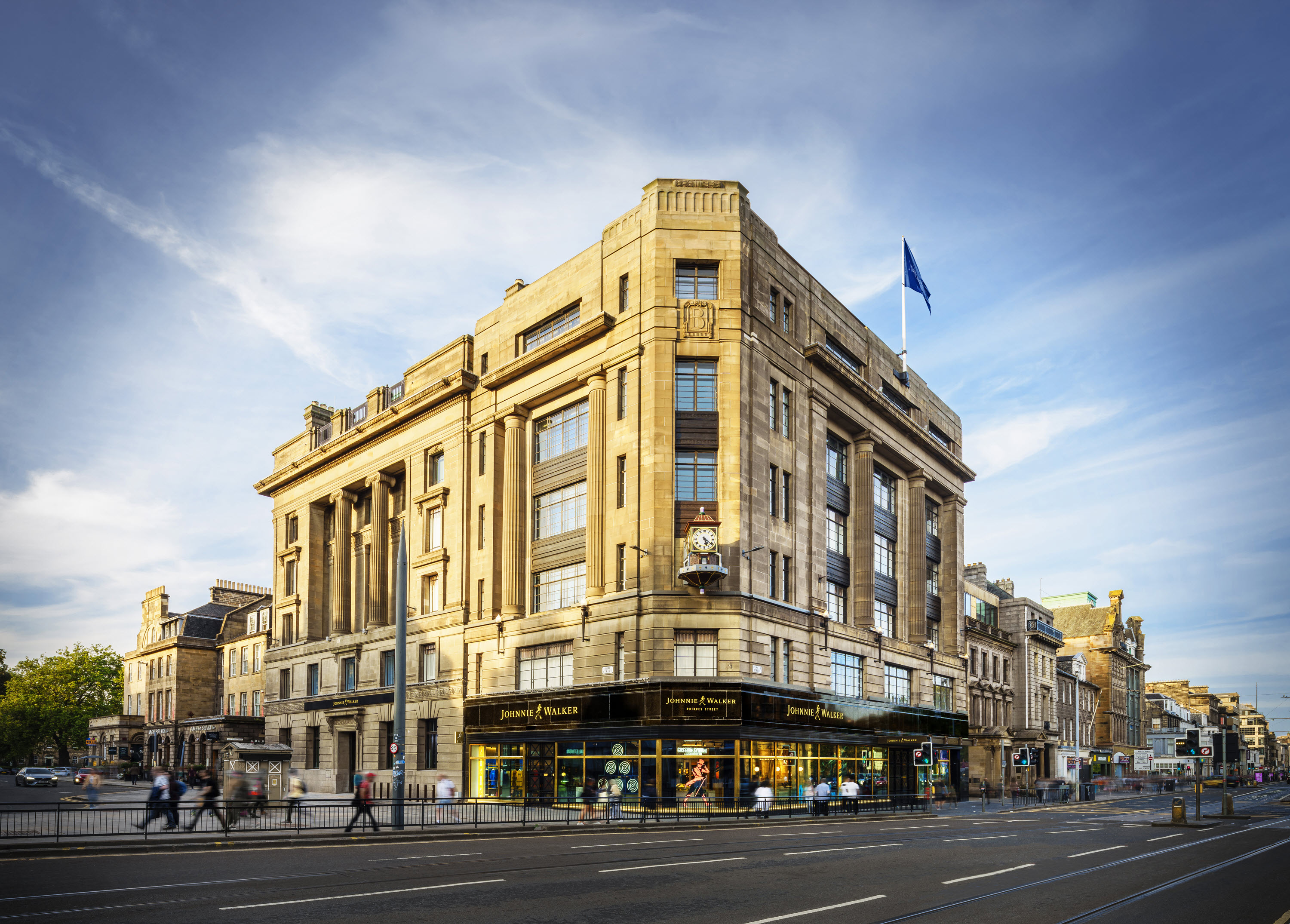 Johnnie Walker's Striding Man has finally arrived in Edinburgh